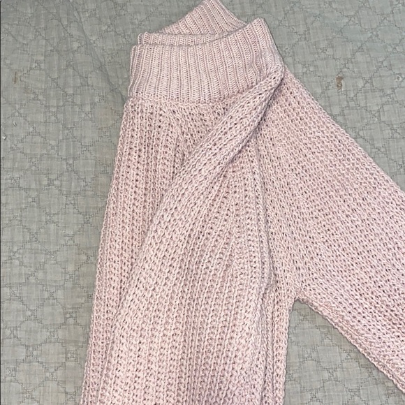 Sweaters - Picture 8 of 9